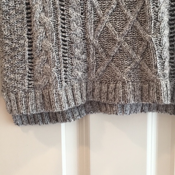 Aeropostale Gray Cable Sweater — XS - Picture 4 of 7